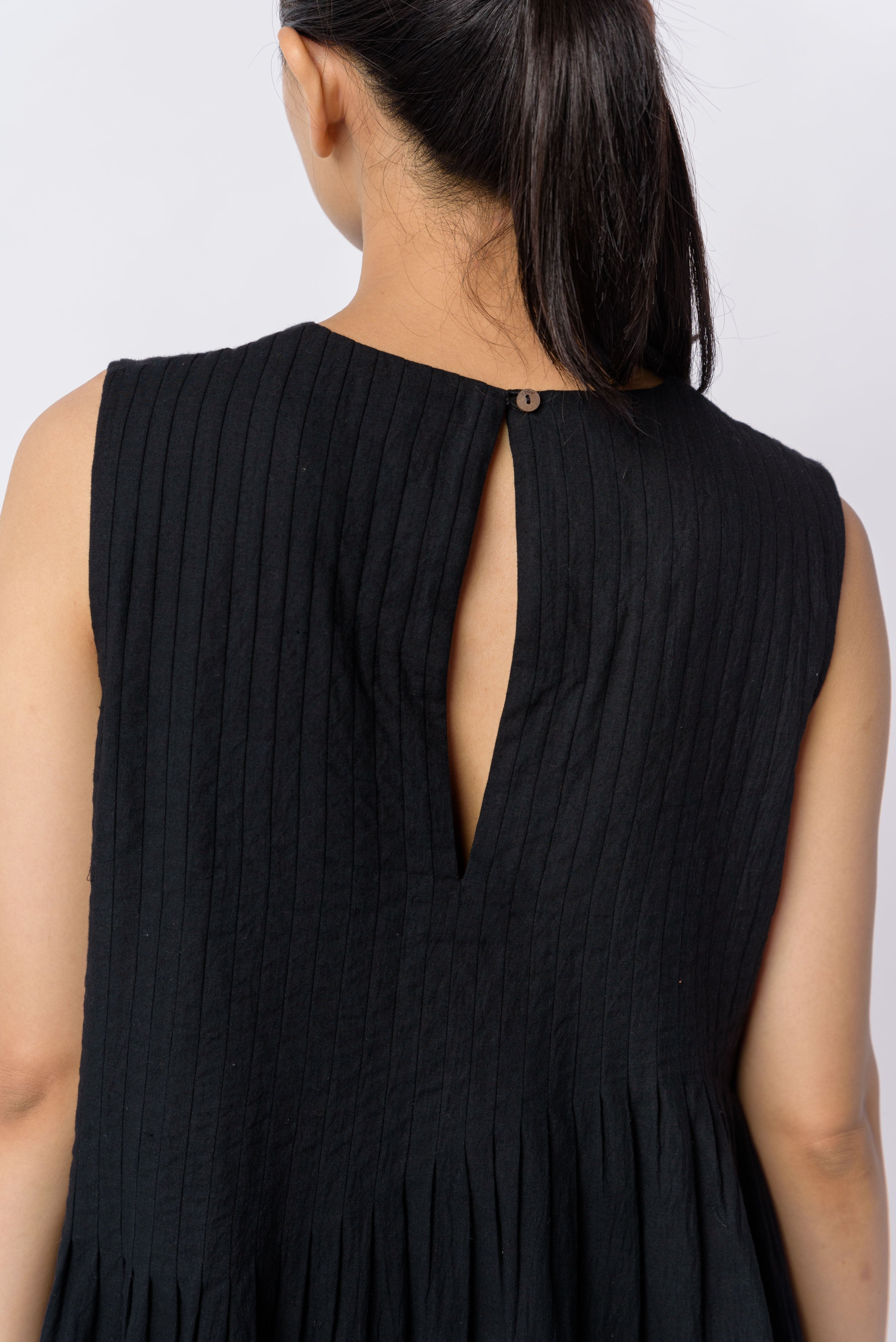 Black cotton minimal dress ,ethical sustainable clothing brands, fashion brands that are sustainable, 100 organic cotton women's clothing, organic cotton clothes online shop, all cotton women's clothing, buy cotton clothes online, all cotton women's clothing, cotton clothing for women, minimalist clothing, modern minimalist clothing
