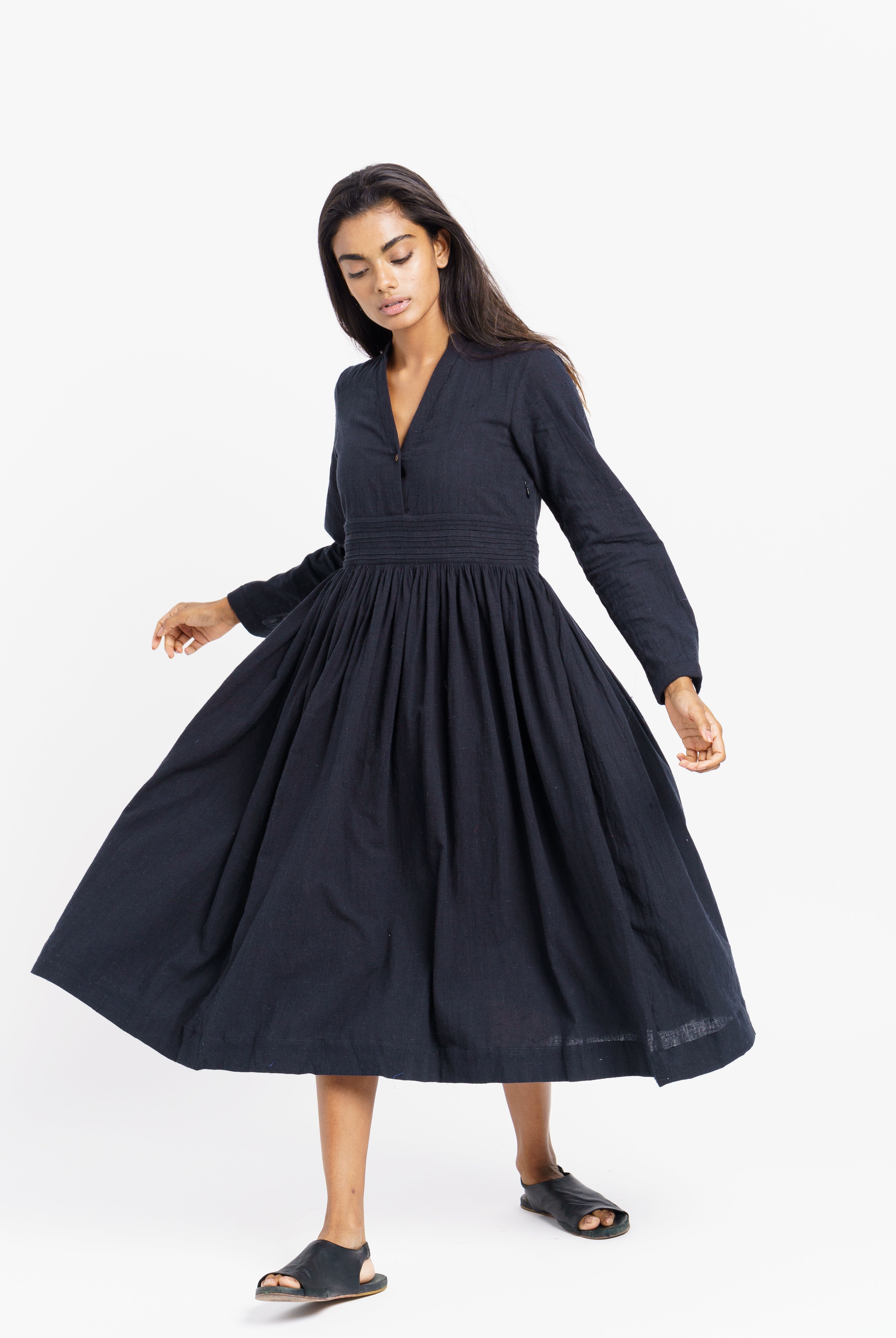 Fit and flare midi dress, small sustainable clothing brands, sustainable clothing brands, pure organic cotton clothing, where to buy organic cotton clothes, all cotton women's clothing, cotton clothes online, 100 cotton women's clothing, soft cotton clothes for women's, minimalist clothing women, minimalist store clothes