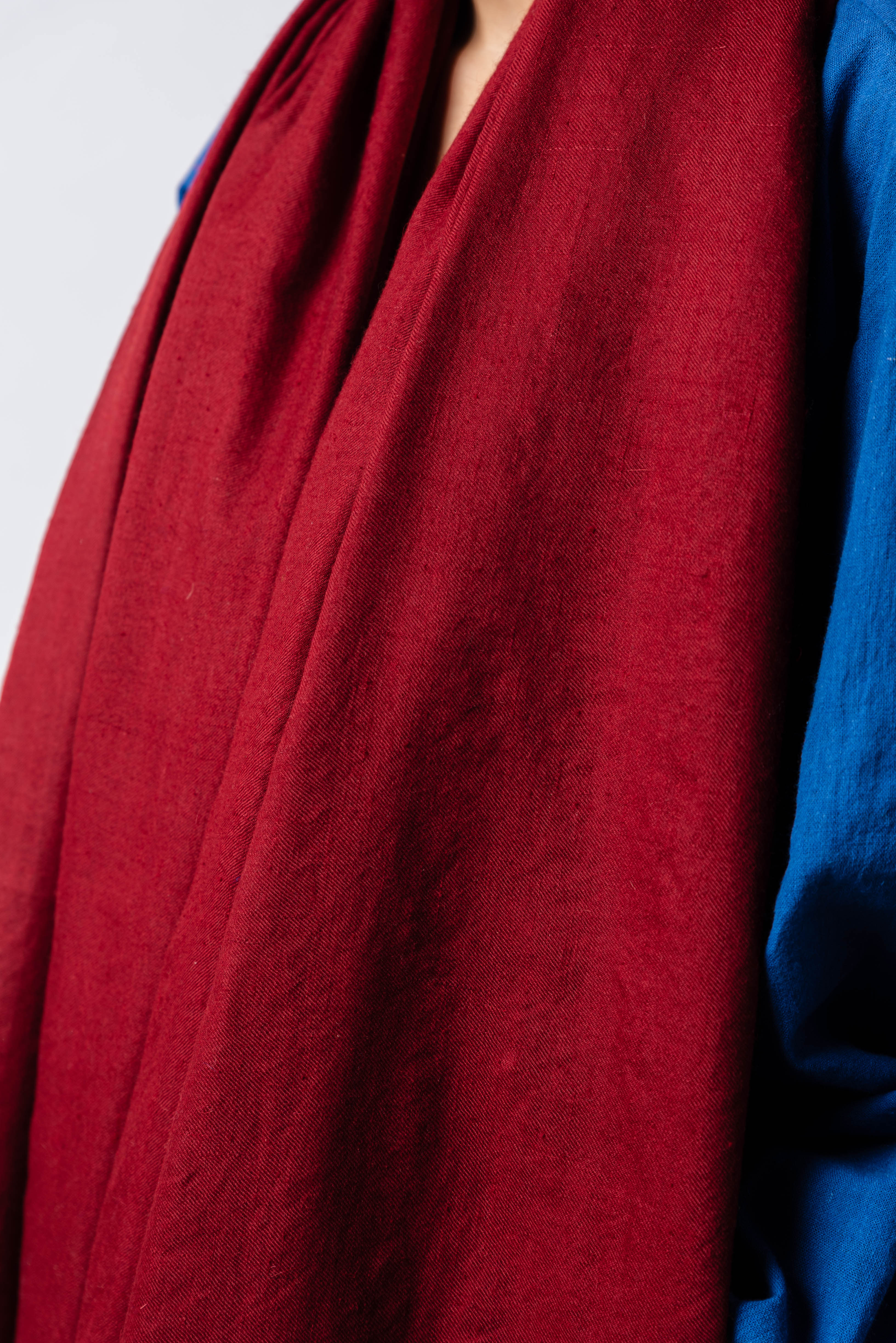 Bulk-cashmere-stole-manufacturers-in-the-US-and-UK-Sangria-red-pashmina-stole
