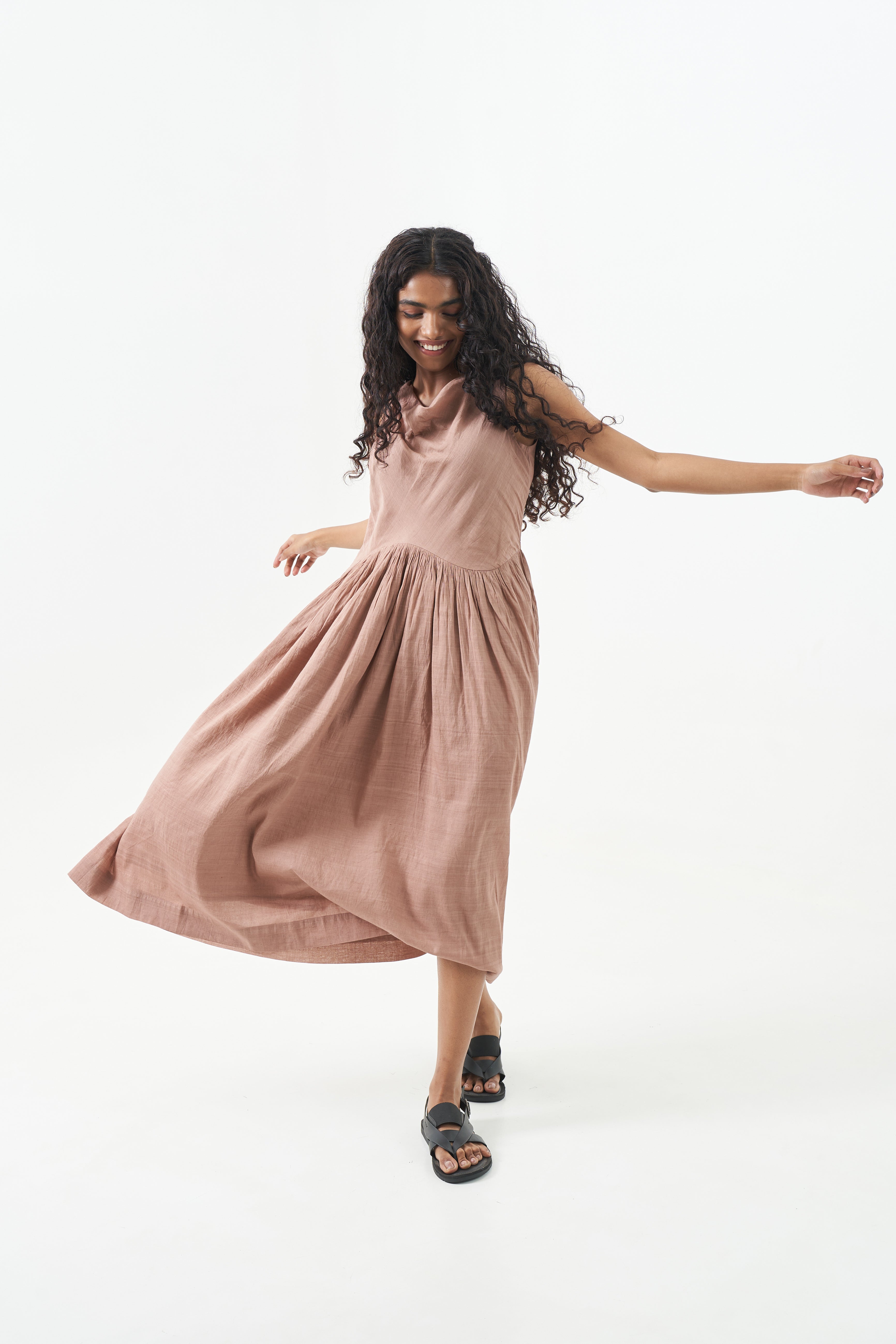 The Garnet Pink midi Dress