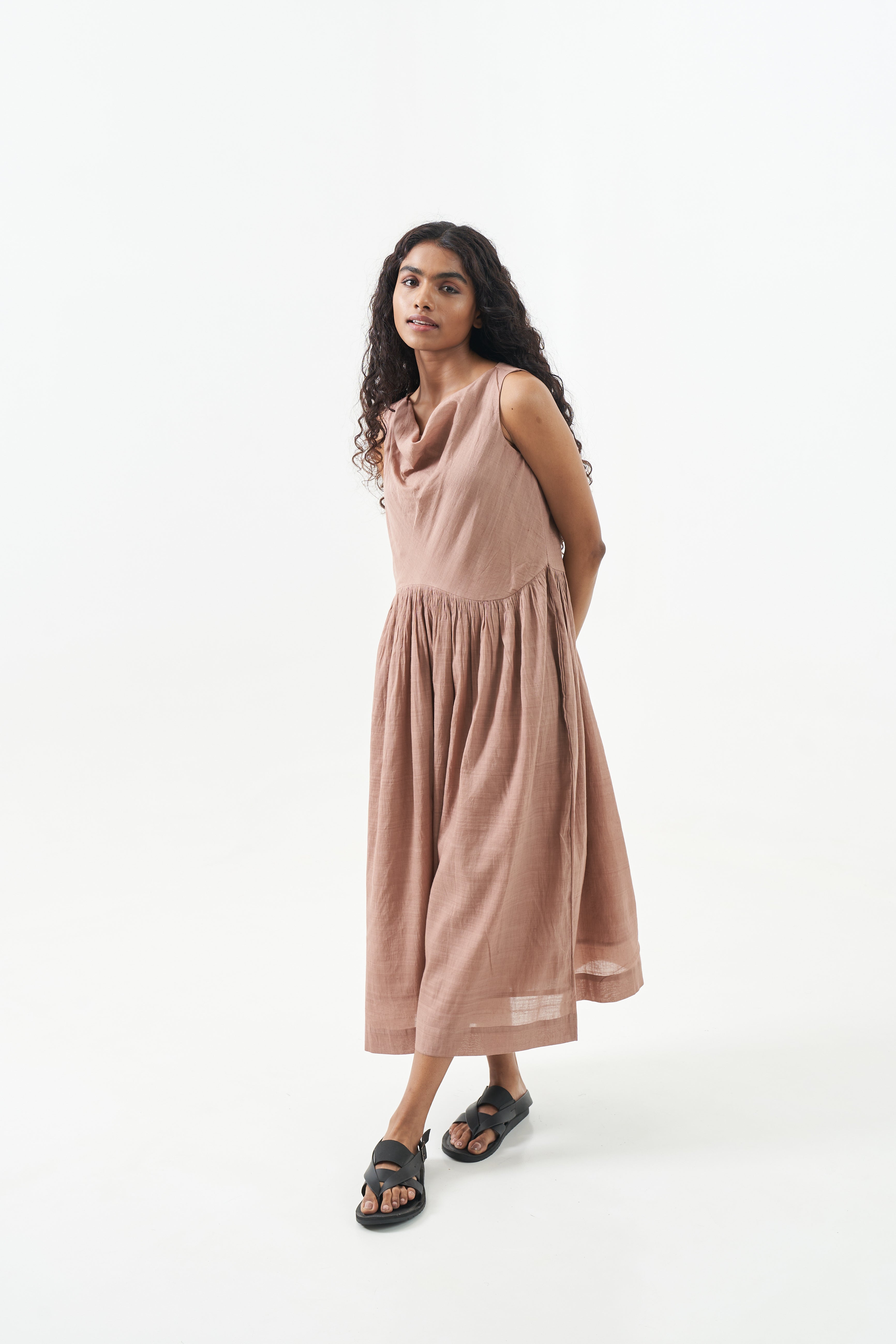 The Garnet Pink midi Dress