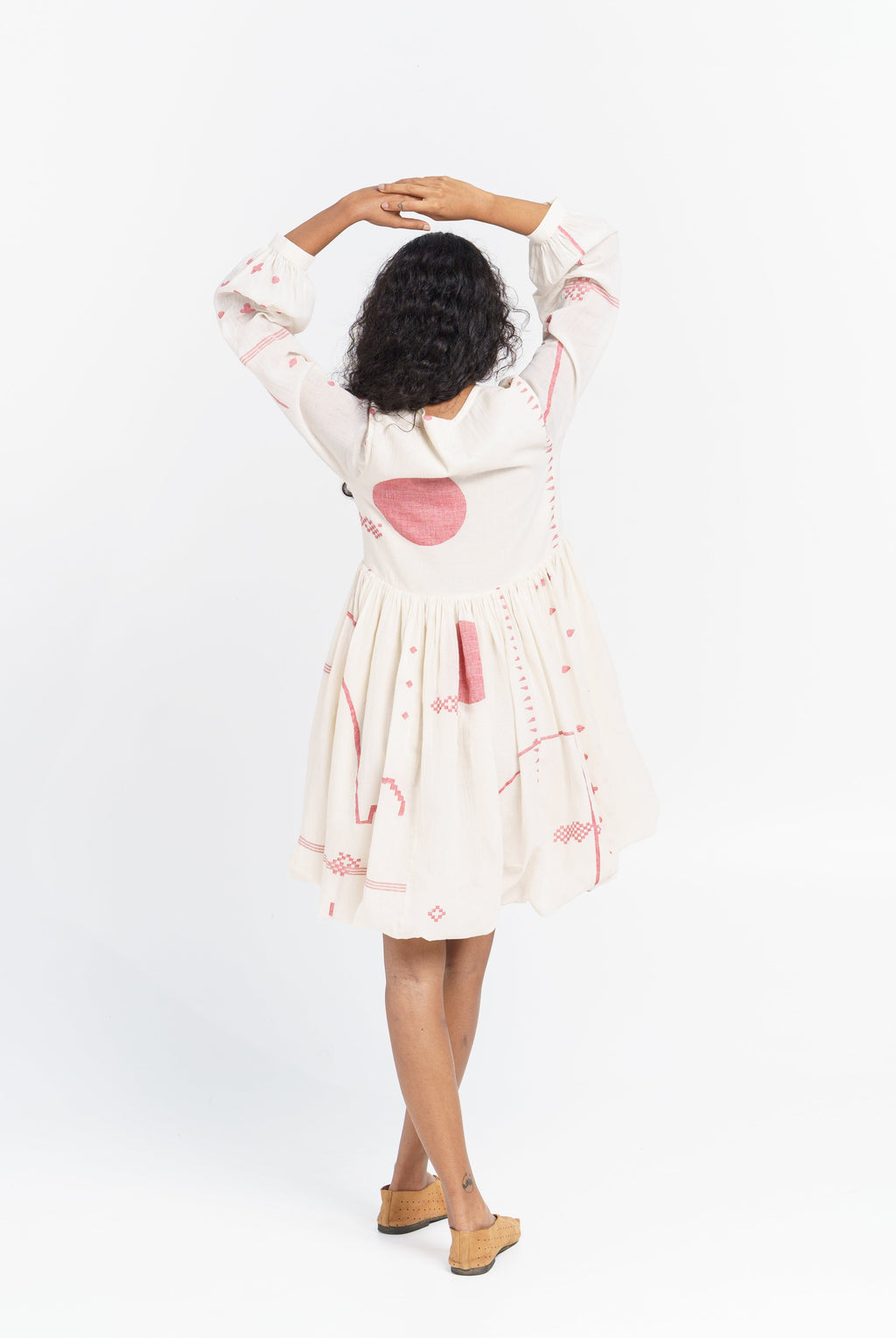 Fit and flare gathered dress ,good sustainable clothing brands, organic cotton clothing brands, organic cotton clothing companies, 100 pure cotton clothing, all cotton clothing line, organic pants women, organic women's pants, minimalist clothing brands, minimalist clothing companies