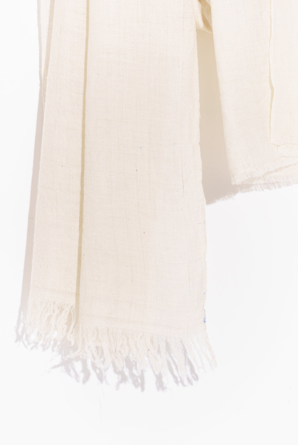Solid-stole-made-from-the-finest-quality-of-pashmina-US-Off white-solid-pashmina-stole
